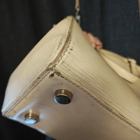 Louis Vuitton Brea MM - Picture 10 of 16